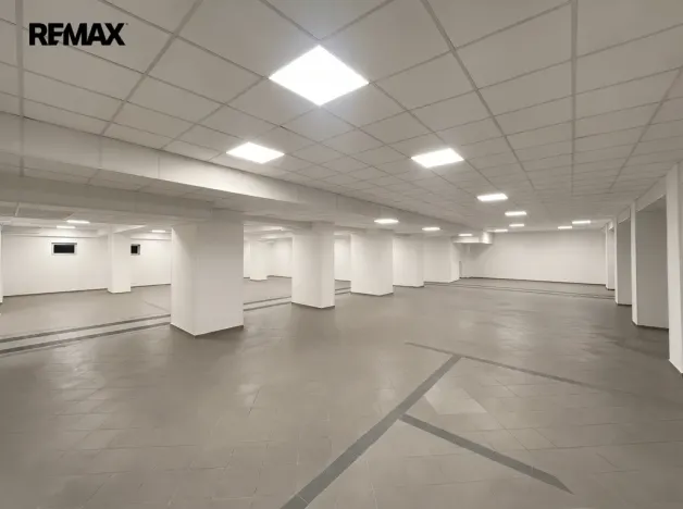 Pronájem obchodního prostoru, Kopřivnice, Záhumenní, 400 m2