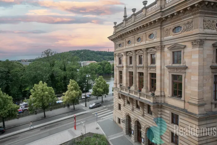 Pronájem bytu 4+1, Praha - Nové Město, Masarykovo nábřeží, 110 m2