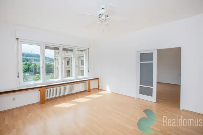 Pronájem bytu 4+1, Praha - Nové Město, Masarykovo nábřeží, 110 m2