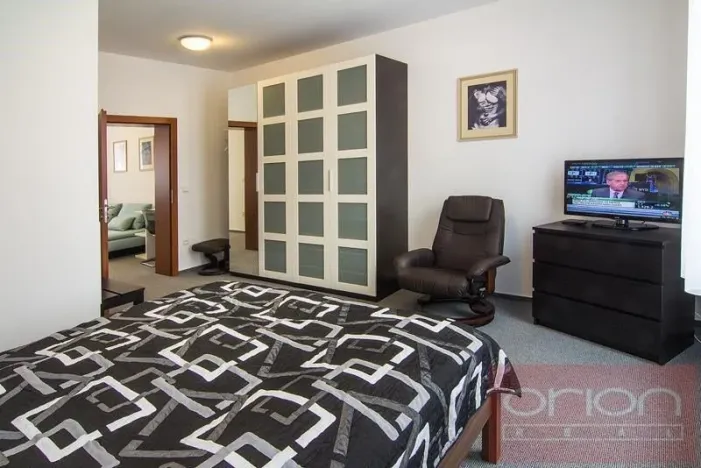 Pronájem bytu 2+kk, Praha - Břevnov, Bělohorská, 60 m2