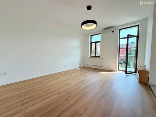 Pronájem bytu 1+kk, Brno, Křížkovského, 32 m2