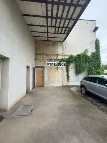 Pronájem výrobních prostor, Praha - Kunratice, Dobronická, 790 m2