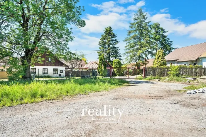 Pronájem komerční nemovitosti, Hladov, 3500 m2