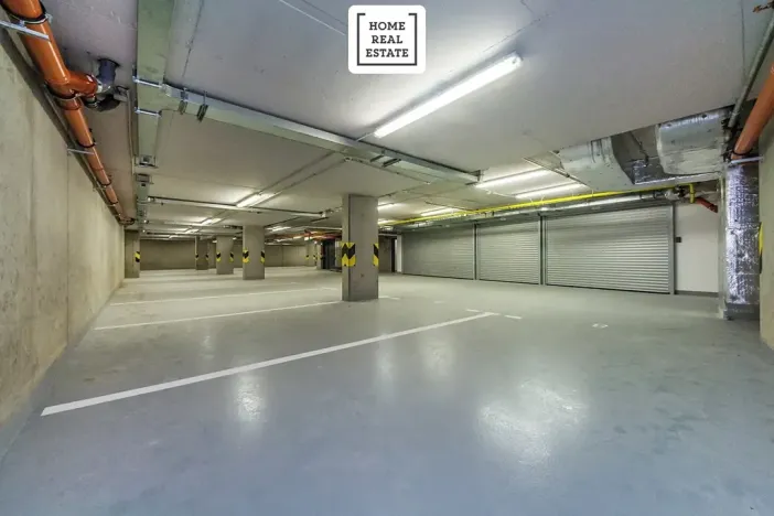 Prodej garážového stání, Praha - Smíchov, Pod Barvířkou, 16 m2