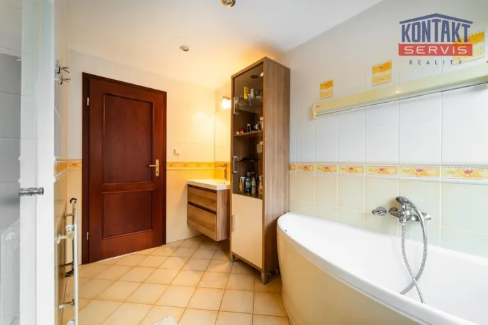 Prodej rodinného domu, Dubné, 261 m2