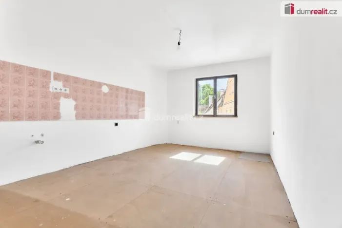 Prodej ubytování, Bečov nad Teplou, nám. 5. května, 246 m2