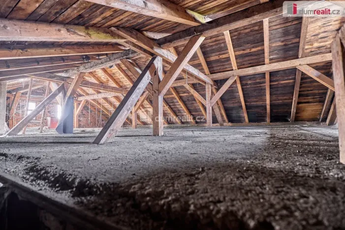 Prodej ubytování, Bečov nad Teplou, nám. 5. května, 246 m2