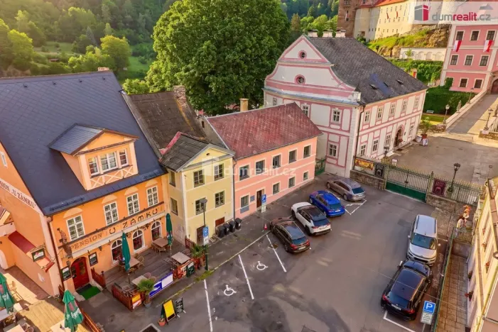 Prodej ubytování, Bečov nad Teplou, nám. 5. května, 246 m2