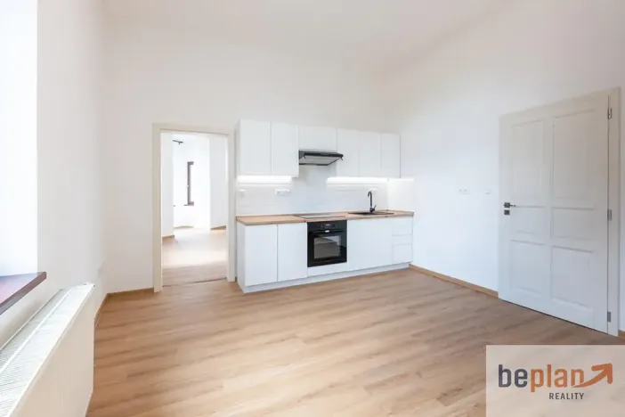 Pronájem bytu 2+kk, Lázně Bělohrad, Náměstí K. V. Raise, 62 m2