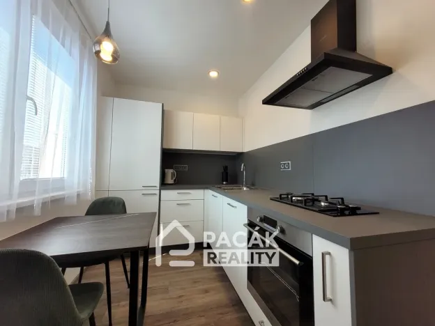 Pronájem bytu 2+1, Olomouc - Neředín, Dělnická, 52 m2