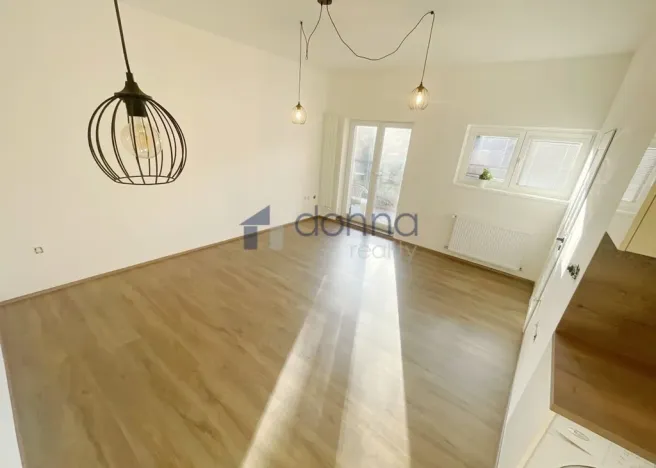 Pronájem bytu 1+kk, Praha, Kutnohorská, 34 m2