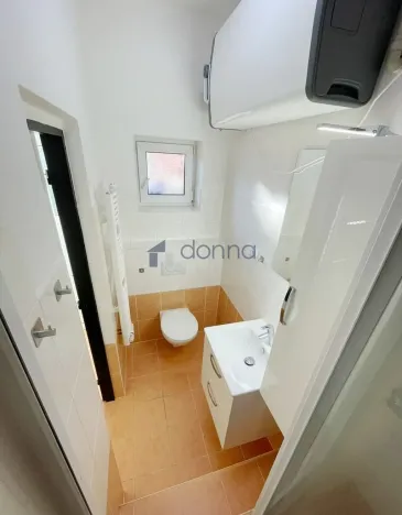Pronájem bytu 1+kk, Praha, Kutnohorská, 34 m2