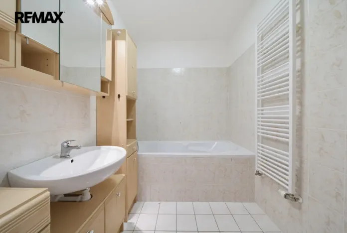 Prodej bytu 2+1, Nová Role, U Plynárny, 69 m2