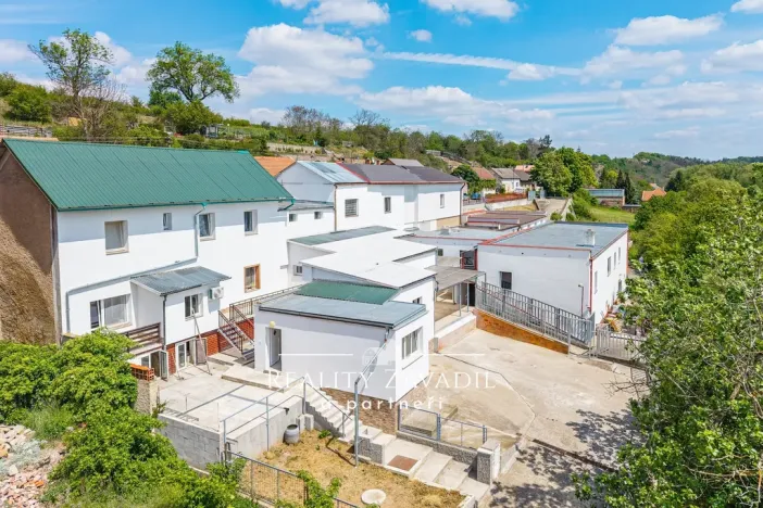 Prodej výrobních prostor, Koleč, 940 m2