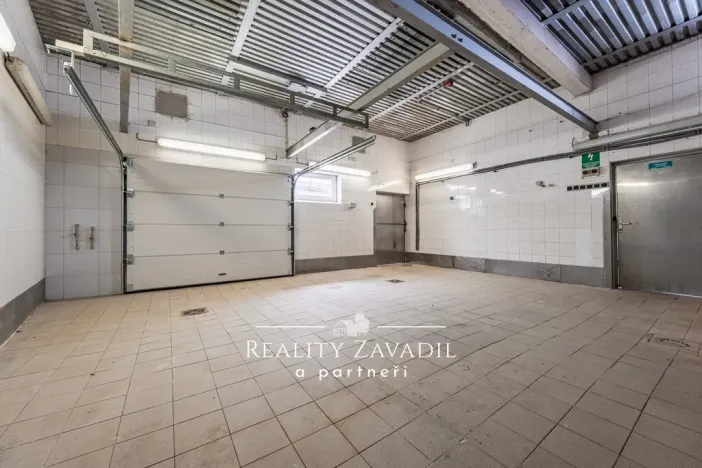 Prodej výrobních prostor, Koleč, 940 m2