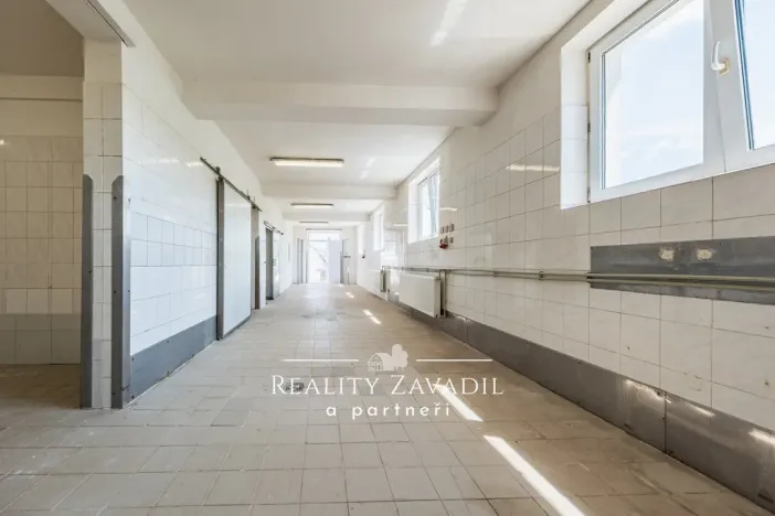 Prodej výrobních prostor, Koleč, 940 m2