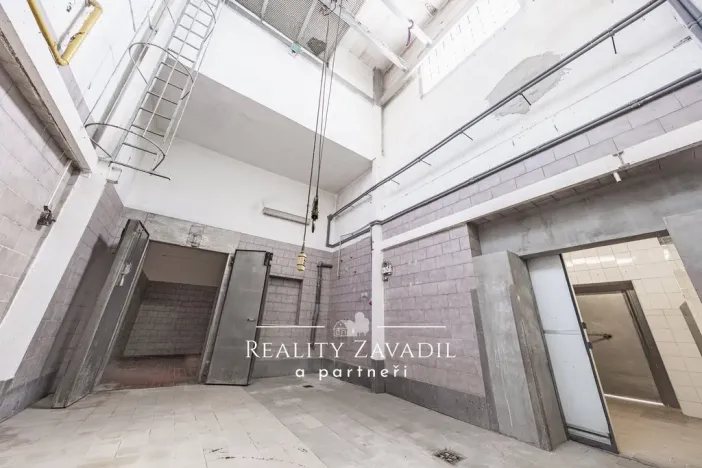 Prodej výrobních prostor, Koleč, 940 m2
