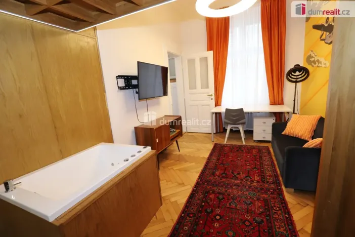 Pronájem bytu 1+1, Praha - Nové Město, Hálkova, 32 m2
