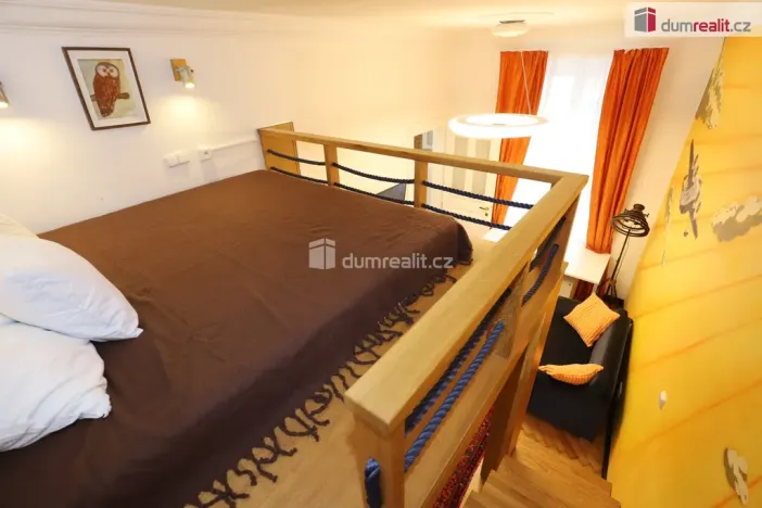 Pronájem bytu 1+1, Praha - Nové Město, Hálkova, 32 m2