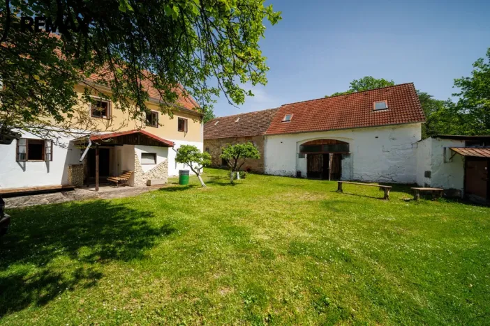 Prodej komerčního pozemku, Blatno, 105830 m2