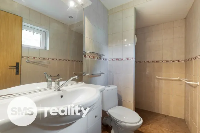 Prodej rodinného domu, Janovice, 300 m2