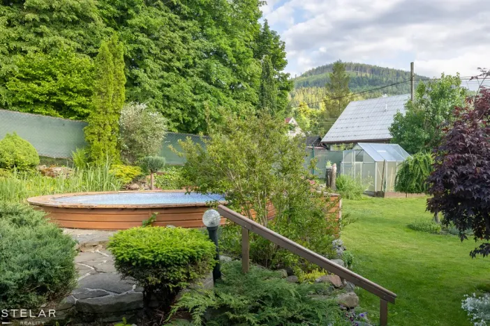 Prodej rodinného domu, Janovice, 300 m2