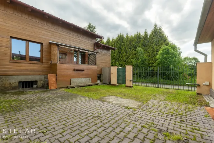 Prodej rodinného domu, Janovice, 300 m2