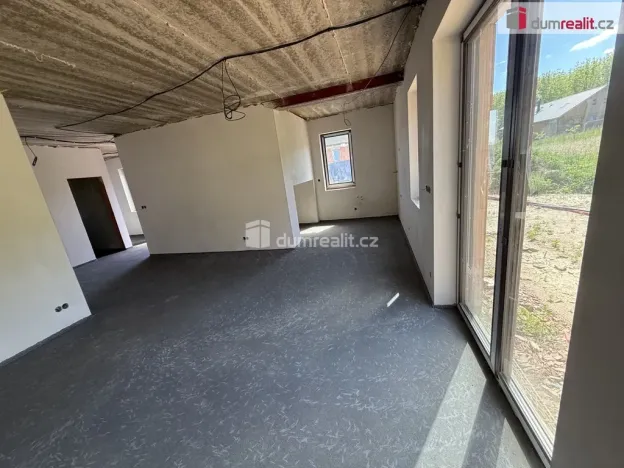 Prodej bytu 3+kk, Tehov, 83 m2