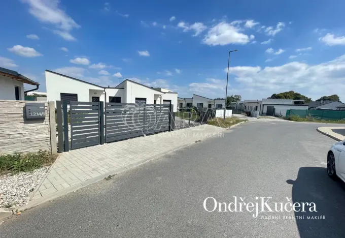 Prodej bytu 4+kk, Buštěhrad, Vrbová, 95 m2