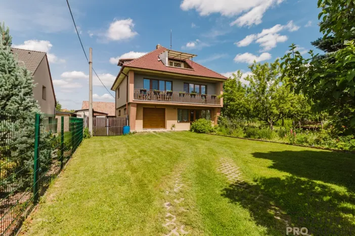Prodej rodinného domu, Katov, 200 m2
