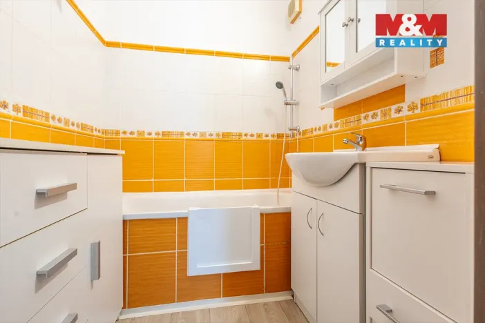 Prodej bytu 4+1, Nový Bor, Horovy sady, 78 m2