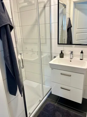 Pronájem bytu 2+kk, Praha - Bubeneč, Sládkova, 38 m2