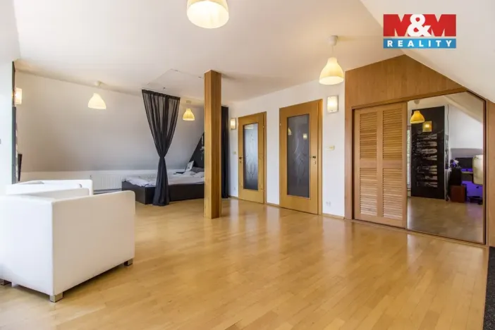 Prodej rodinného domu, Třebestovice, V zákruží, 280 m2