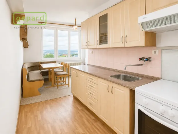 Prodej bytu 2+1, Karlovy Vary, Chomutovská, 56 m2