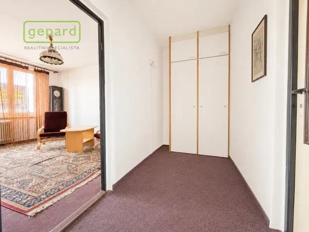 Prodej bytu 2+1, Karlovy Vary, Chomutovská, 56 m2