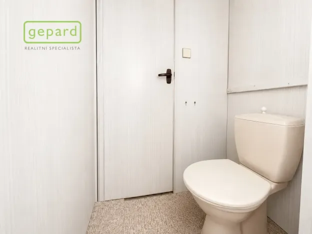 Prodej bytu 2+1, Karlovy Vary, Chomutovská, 56 m2