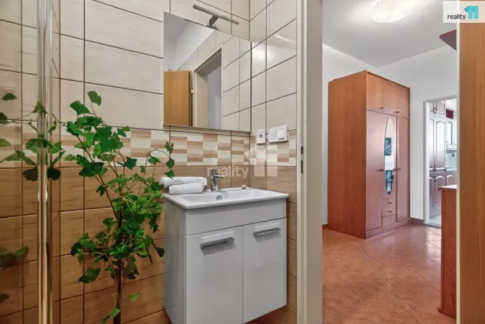 Prodej bytu 2+kk, Jesenice, Sluneční, 58 m2