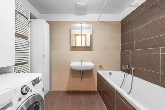 Pronájem bytu 3+kk, Praha - Hloubětín, Nademlejnská, 86 m2
