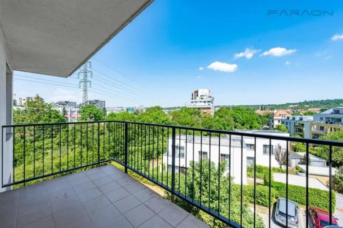 Pronájem bytu 3+kk, Praha - Hloubětín, Nademlejnská, 86 m2