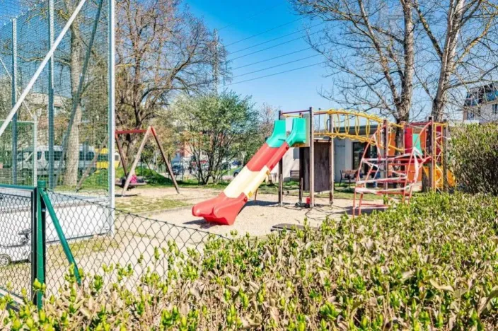 Pronájem bytu 3+kk, Praha - Hloubětín, Nademlejnská, 86 m2