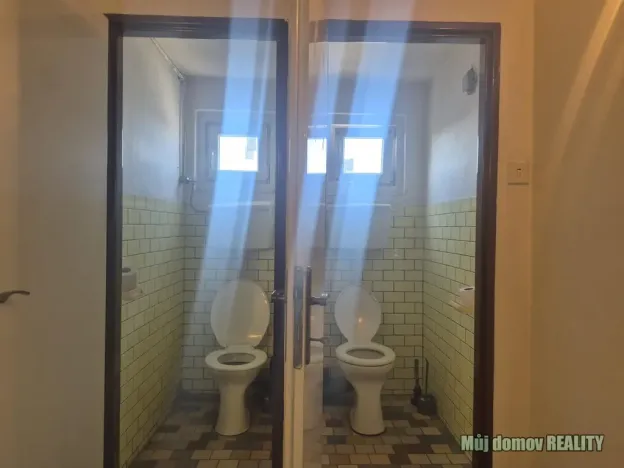 Pronájem výrobních prostor, Světice, V Zahradách, 1100 m2