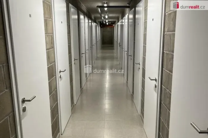 Pronájem bytu 1+kk, Praha - Dolní Chabry, Ústecká, 37 m2