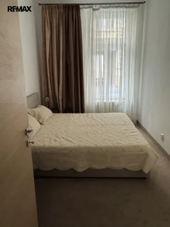 Pronájem bytu 3+1, Karlovy Vary, K. Čapka, 68 m2