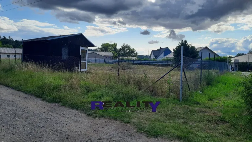 Prodej pozemku pro bydlení, Holedeč, Luční, 831 m2