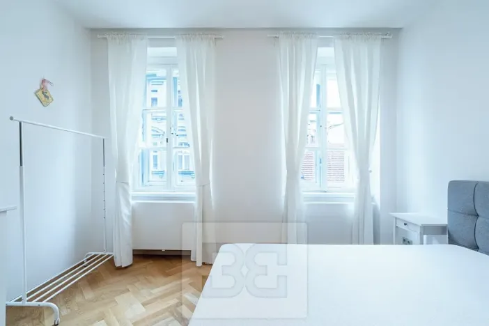 Pronájem bytu 1+kk, Praha - Nové Město, Soukenická, 30 m2