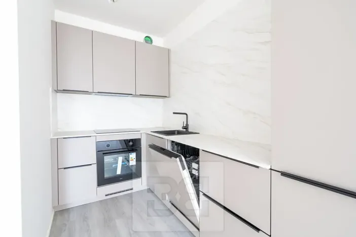Pronájem bytu 2+kk, Praha - Vysočany, Poděbradská, 51 m2