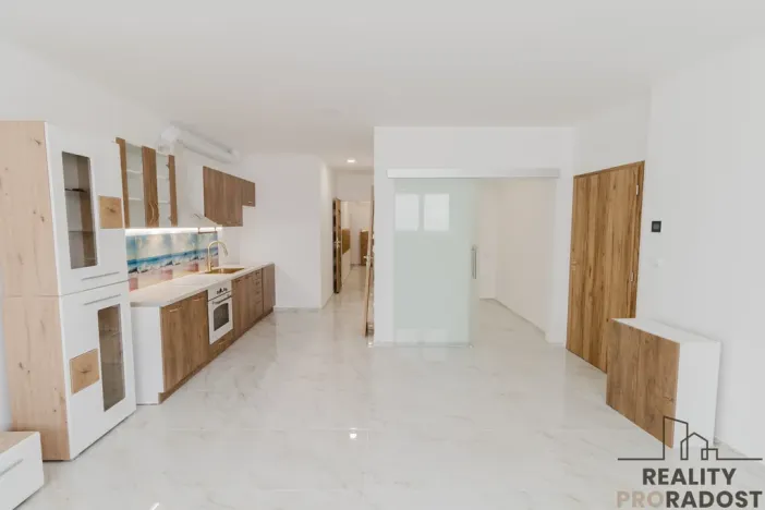 Pronájem bytu 2+kk, Zakřany, 60 m2