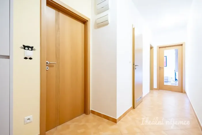 Pronájem bytu 2+kk, Praha - Háje, Jurkovičova, 69 m2