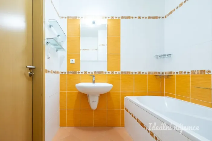 Pronájem bytu 2+kk, Praha - Háje, Jurkovičova, 84 m2