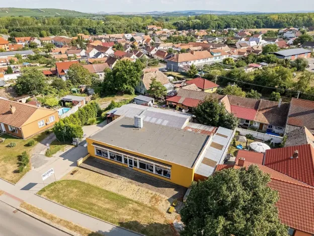 Prodej obchodního prostoru, Drnholec, nám. Svobody, 484 m2
